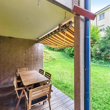 Cozy Close To The Center Of Forch アパート
