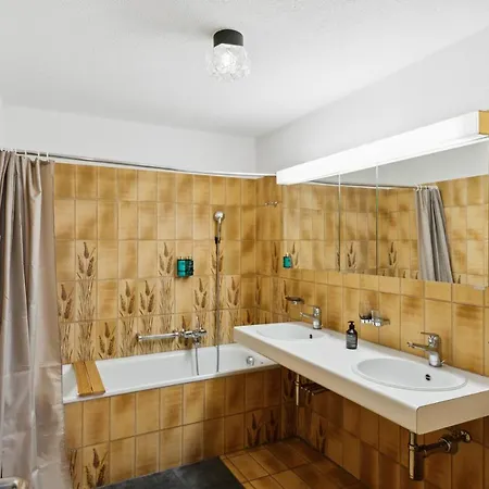 Cozy Close To The Center Of Forch