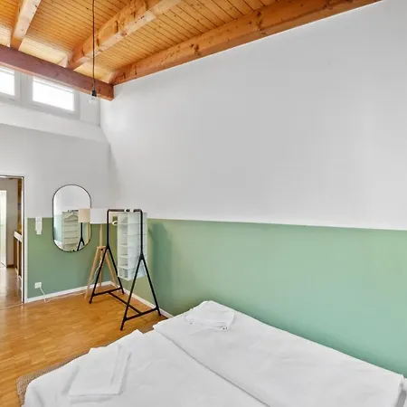 Cozy Close To The Center Of Forch