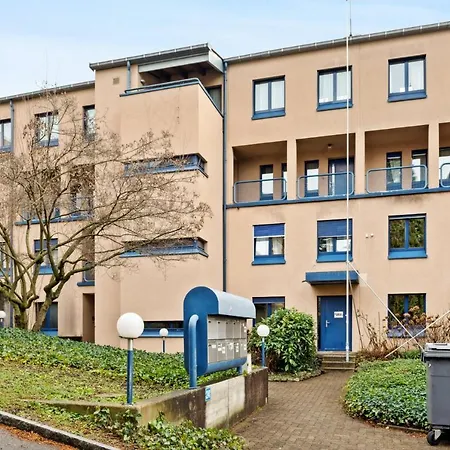 Cozy Close To The Center Of Forch Apartament *