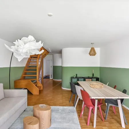 Cozy Close To The Center Of Forch
