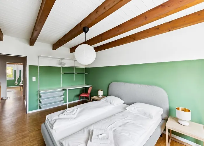 Cozy Close To The Center Of Forch Apartament *