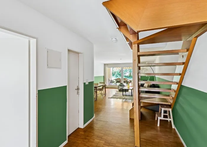 Cozy Close To The Center Of Forch Apartament