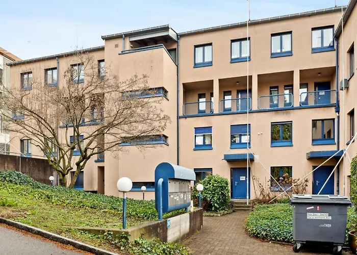 Cozy Close To The Center Of Forch Apartament *