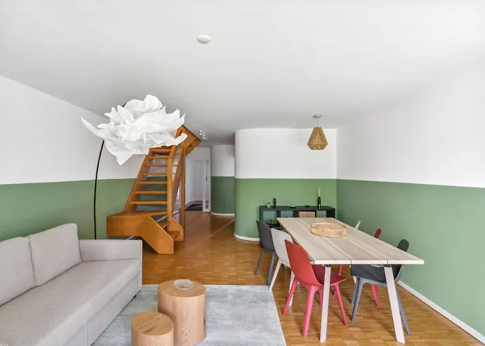 Cozy Close To The Center Of Forch