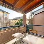 Cozy Close To The Center Of Forch