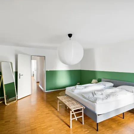 Cozy Close To The Center Of Forch アパート