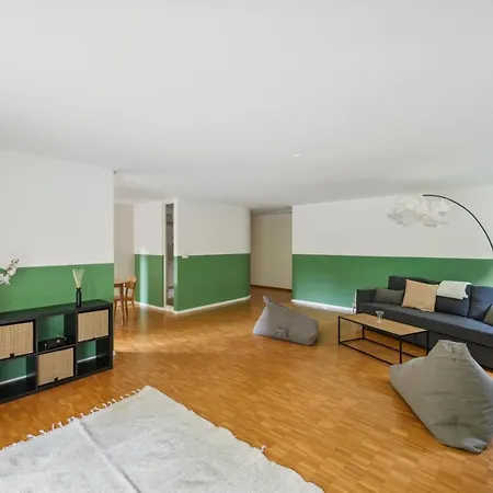 Cozy Close To The Center Of Forch