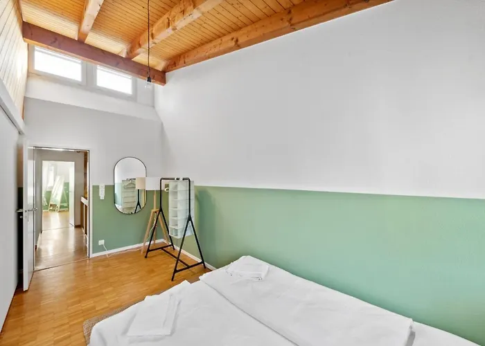 Cozy Close To The Center Of Forch