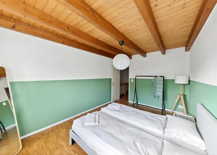 Cozy Close To The Center Of Forch