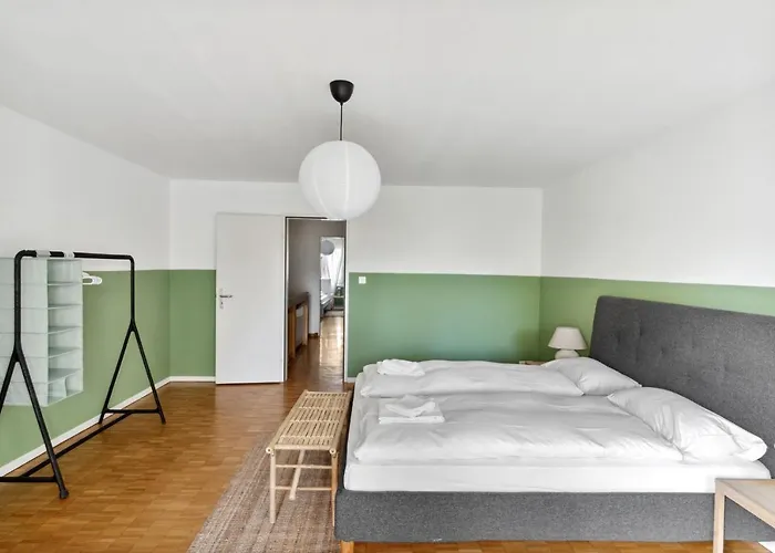 Cozy Close To The Center Of Forch Lägenhet